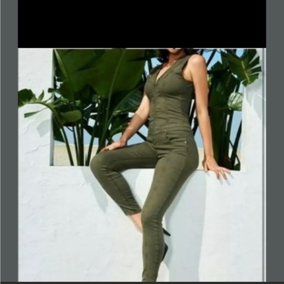 Guess Maxine jumpsuit - Picture 2 of 3